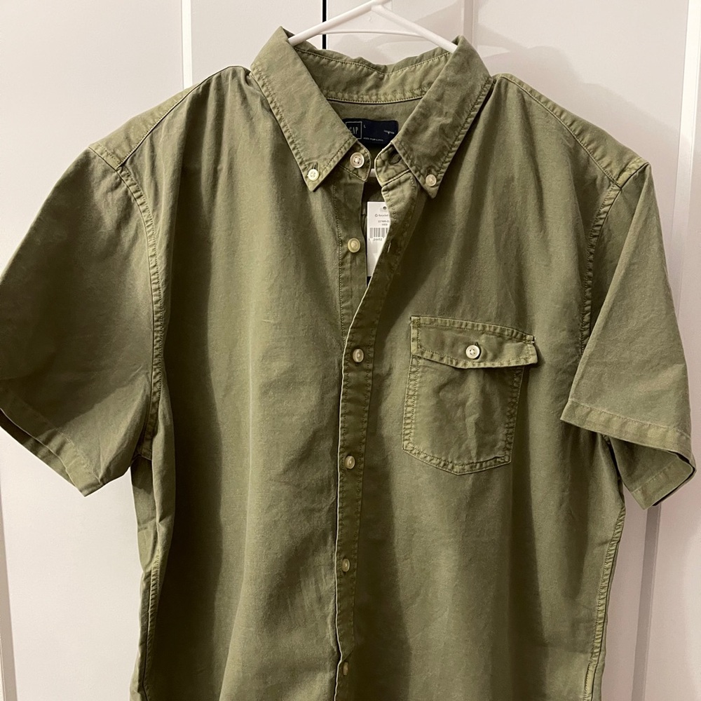Gap: short sleeve button down